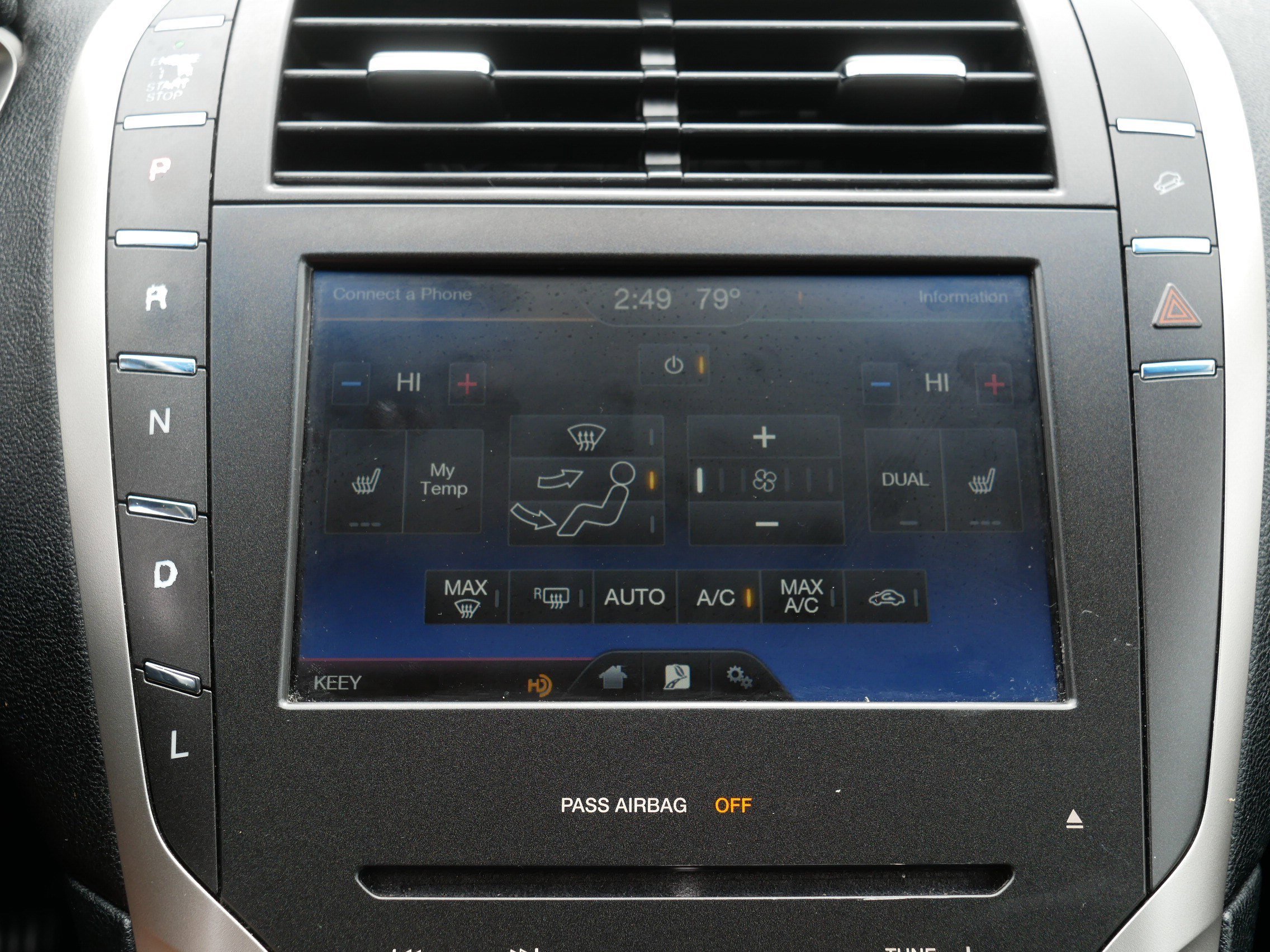 Used 2015 White Platinum Metallic Tri-Coat Lincoln Hybrid image 30