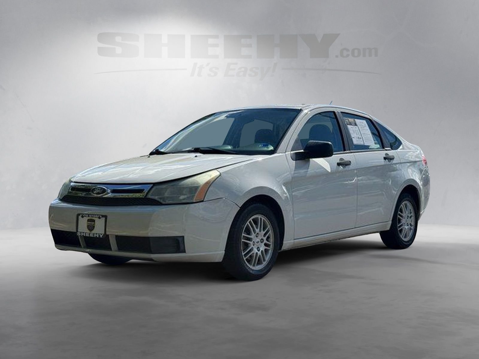 Used 2011 White Ford SE image 2