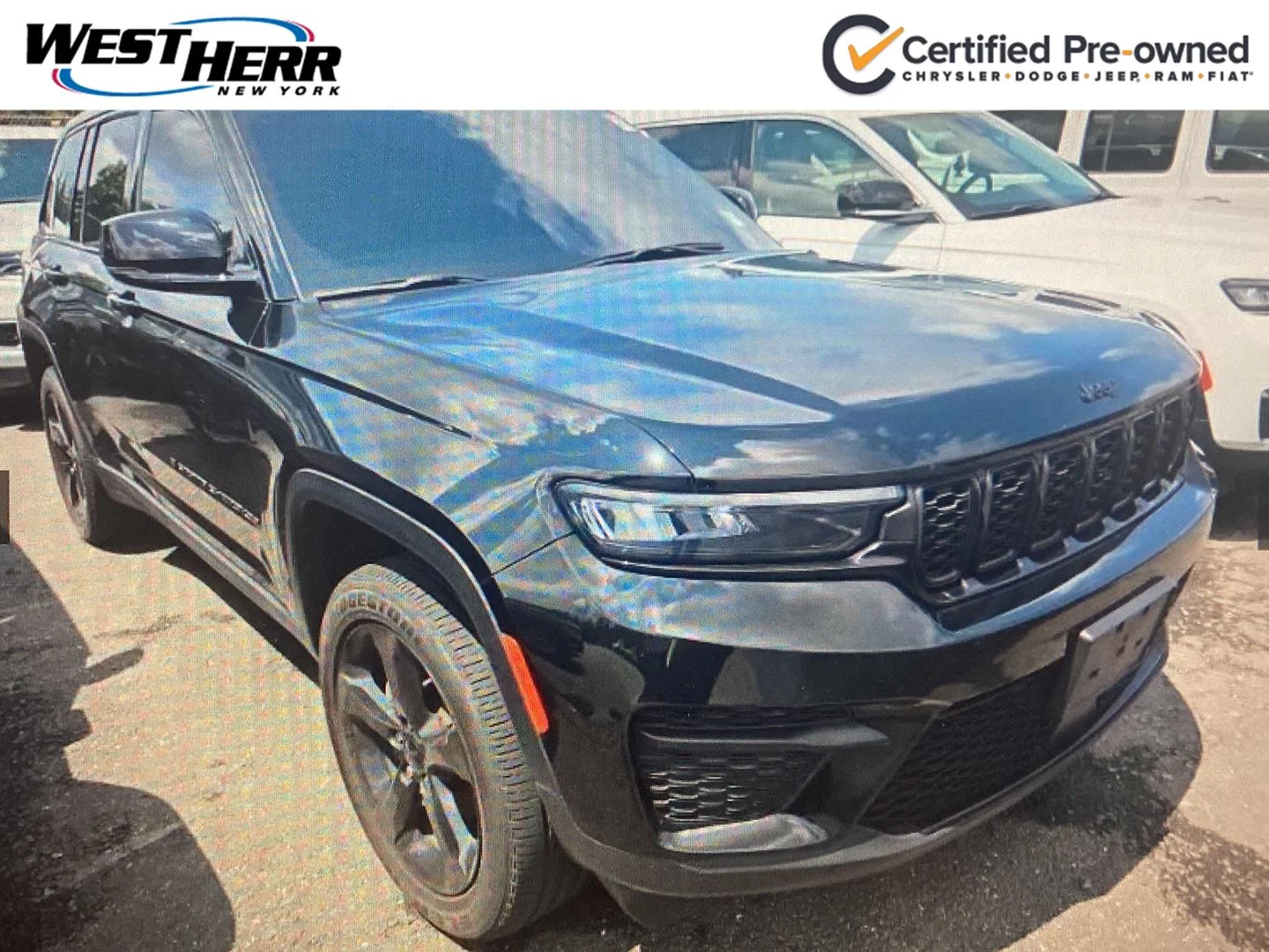 Used 2024 Diamond Black Crystal Pearlcoat Jeep Altitude X image 1