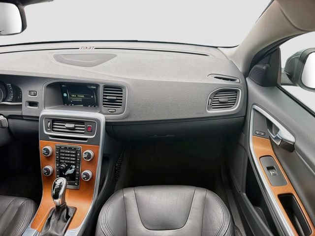Used 2016 Gray Metallic Volvo T5 Drive-E Premier image 18