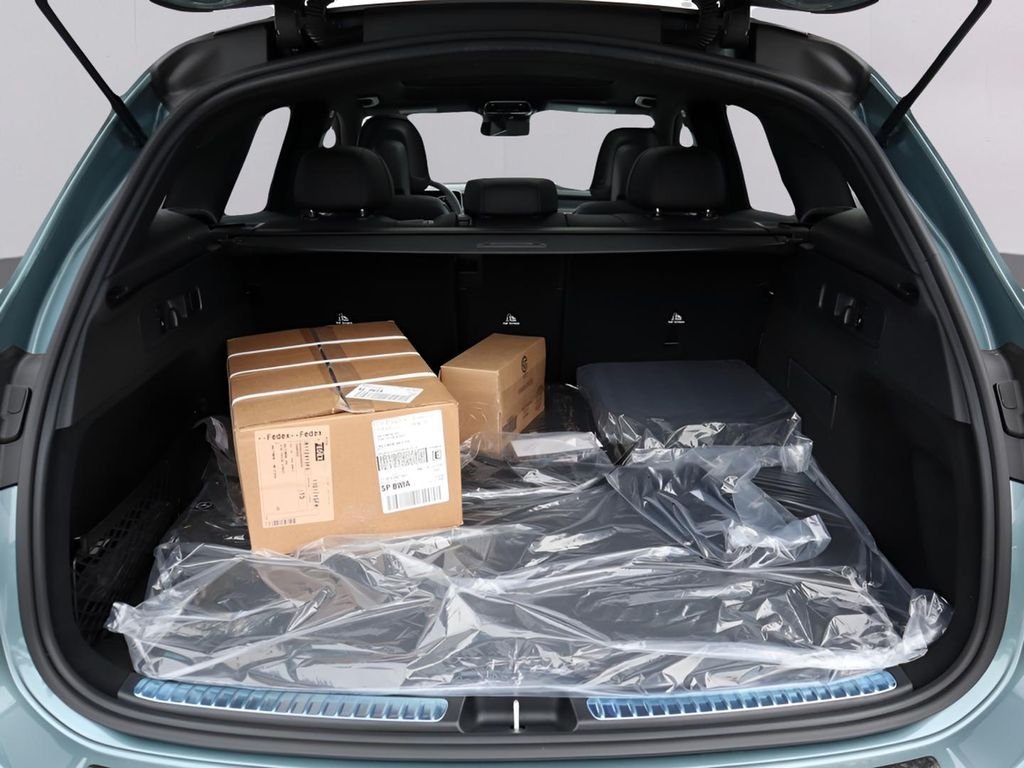 Used 2026 Verde Silver Metallic Mercedes-Benz GLC 350e image 18