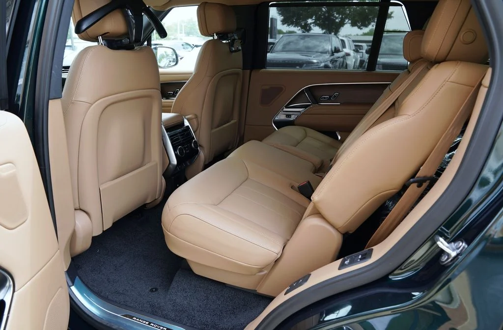 New 2026 British Racing Green Land Rover SE image 36