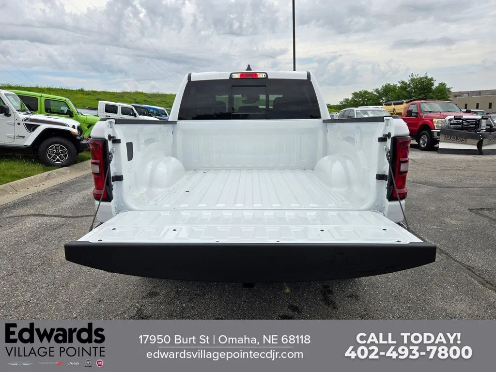 New 2026 Bright White Clearcoat RAM Big Horn/Lone Star image 28