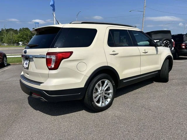 Certified Used 2018 Tan Ford XLT image 3