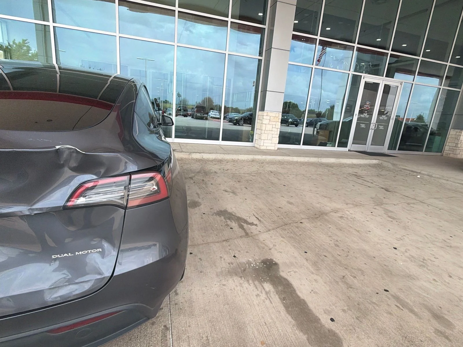 Used 2023  Tesla Long Range image 8
