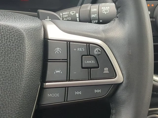 Certified Used 2024  Toyota Platinum image 32