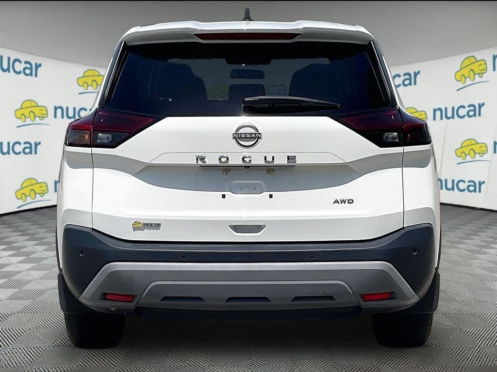 Used 2023 Glacier White Nissan S image 5