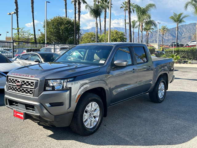 Used 2022 Gray Nissan SV image 4
