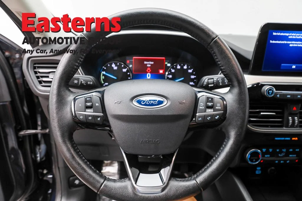 Used 2021 Blue Ford SEL image 10