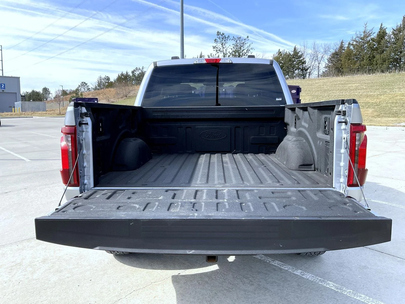Used 2025 Silver Ford XLT image 9