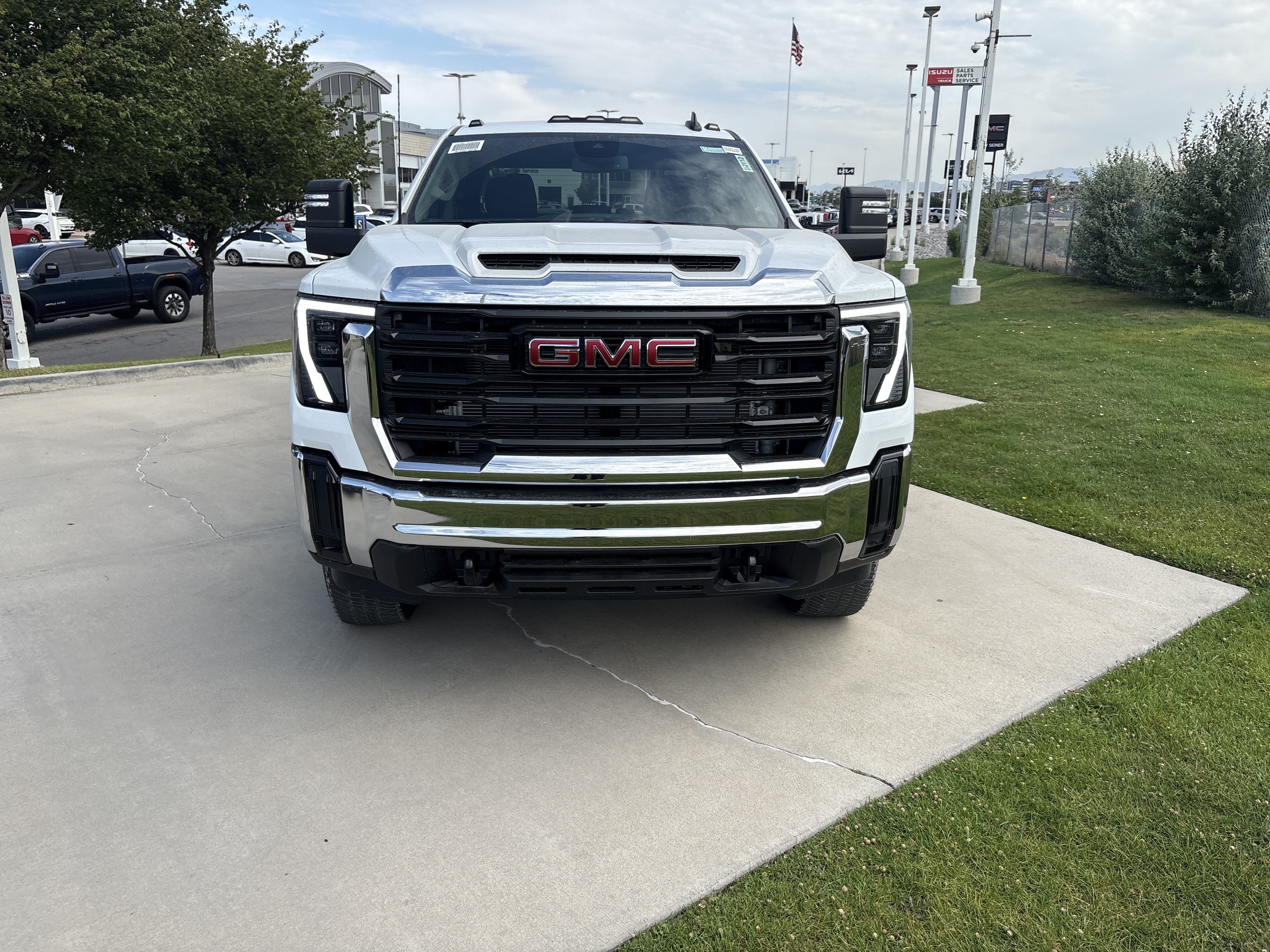 2026 GMC Sierra 3500HD Pro - Photo 10