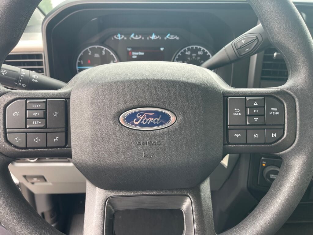 New 2026 Oxford White Ford XLT image 14