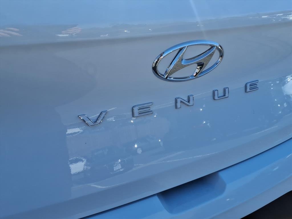 New 2026 Lunar White w/Black Roof Hyundai SEL w/Two-Tone Roof image 8