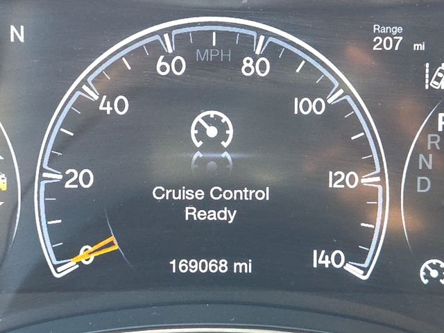 Used 2019 Silver Jeep Overland image 28