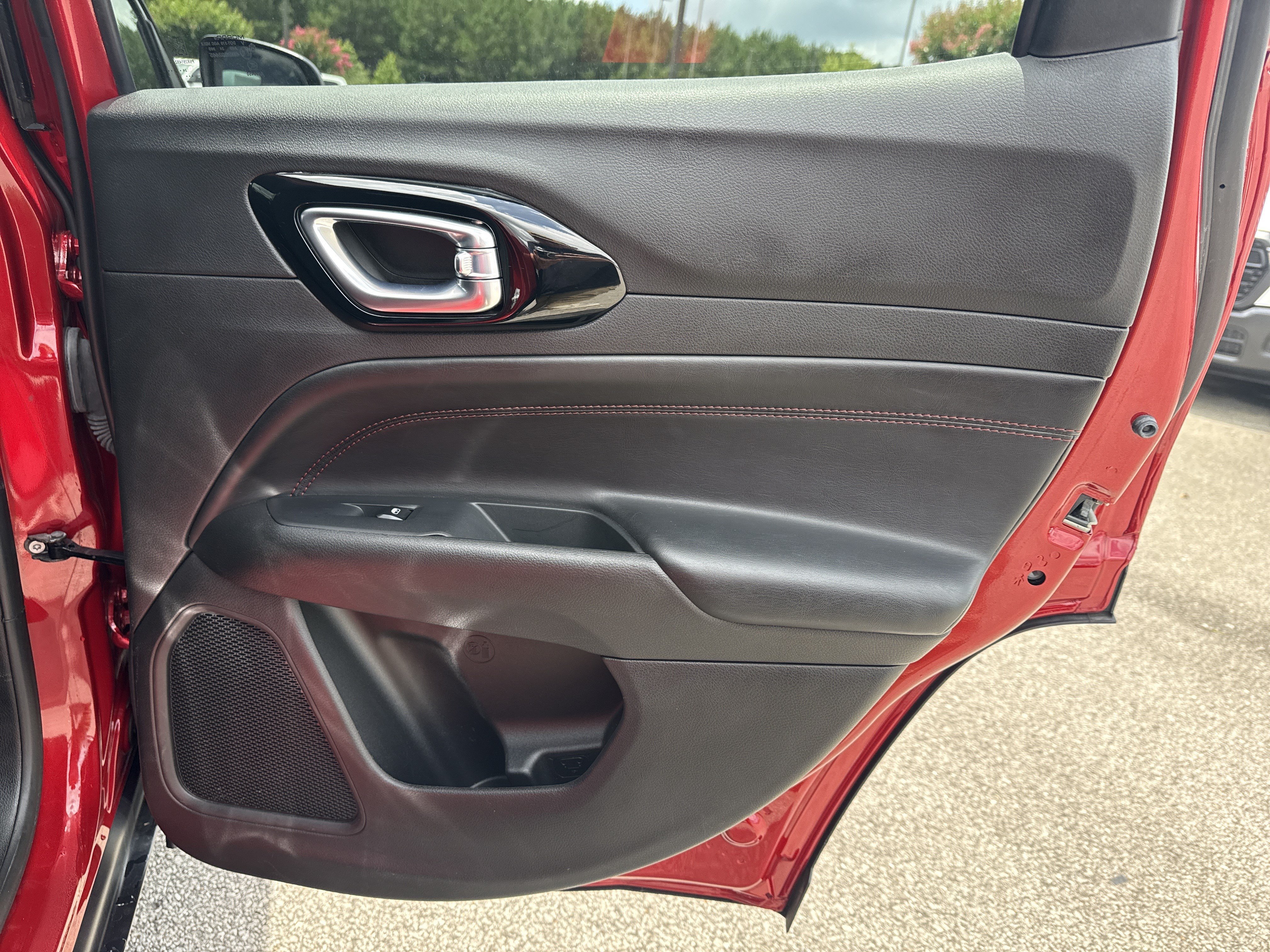 Used 2025 Red Hot Pearlcoat Jeep Trailhawk image 17