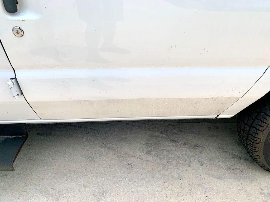 Used 2003 White Ford  image 50