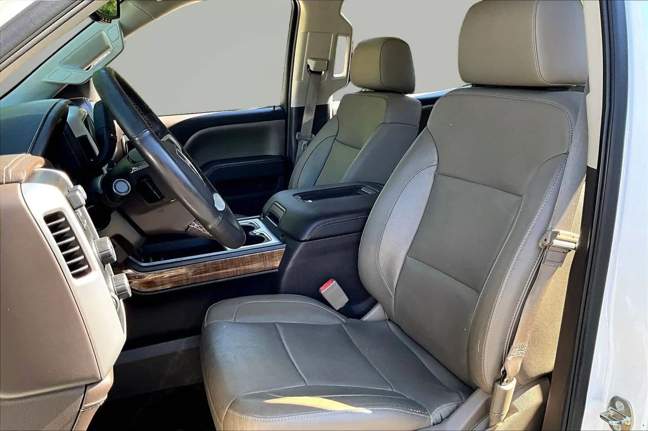 Used 2016 White GMC SLT image 19