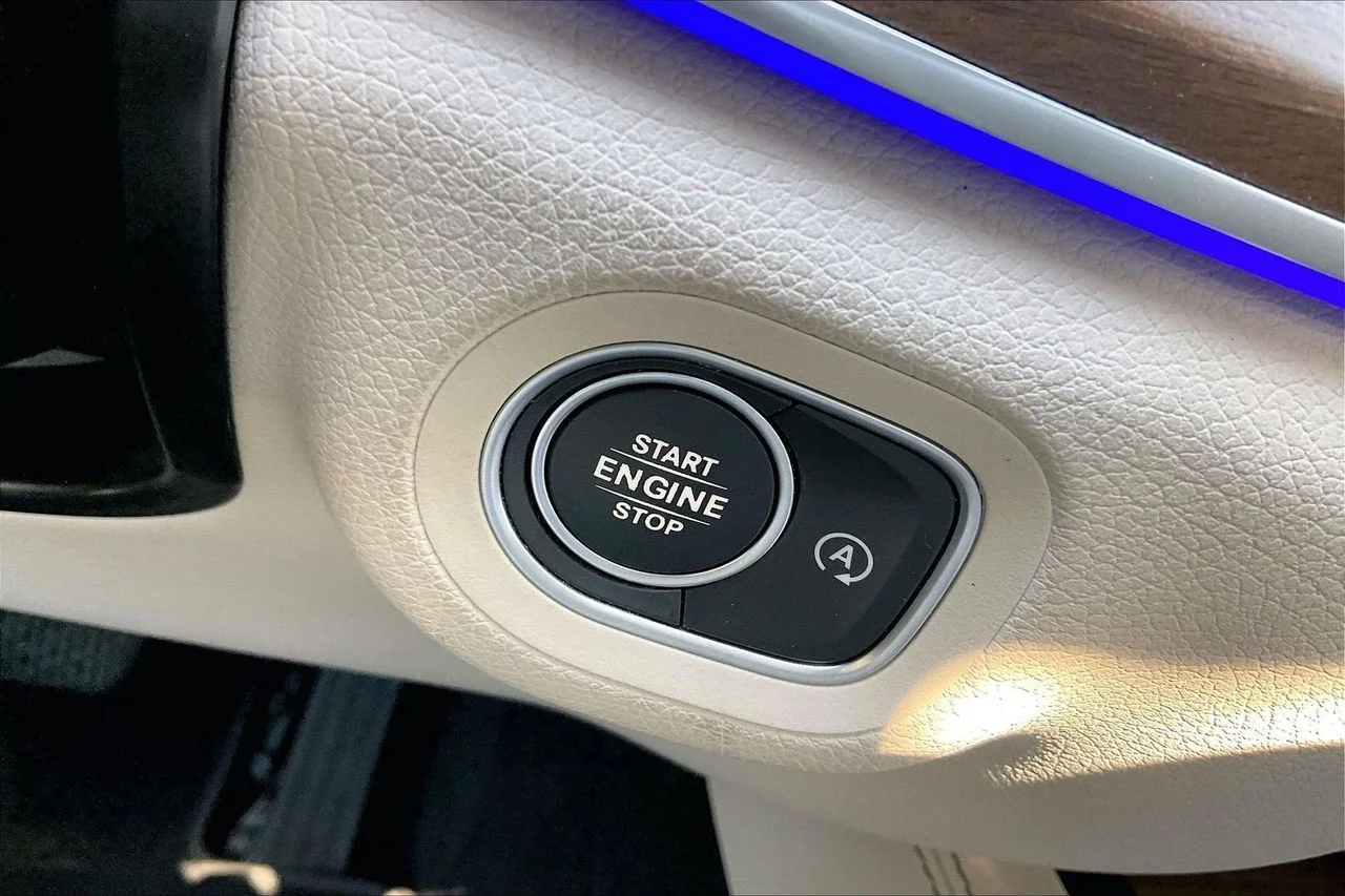 Certified Used 2023  Mercedes-Benz GLE 450 image 29