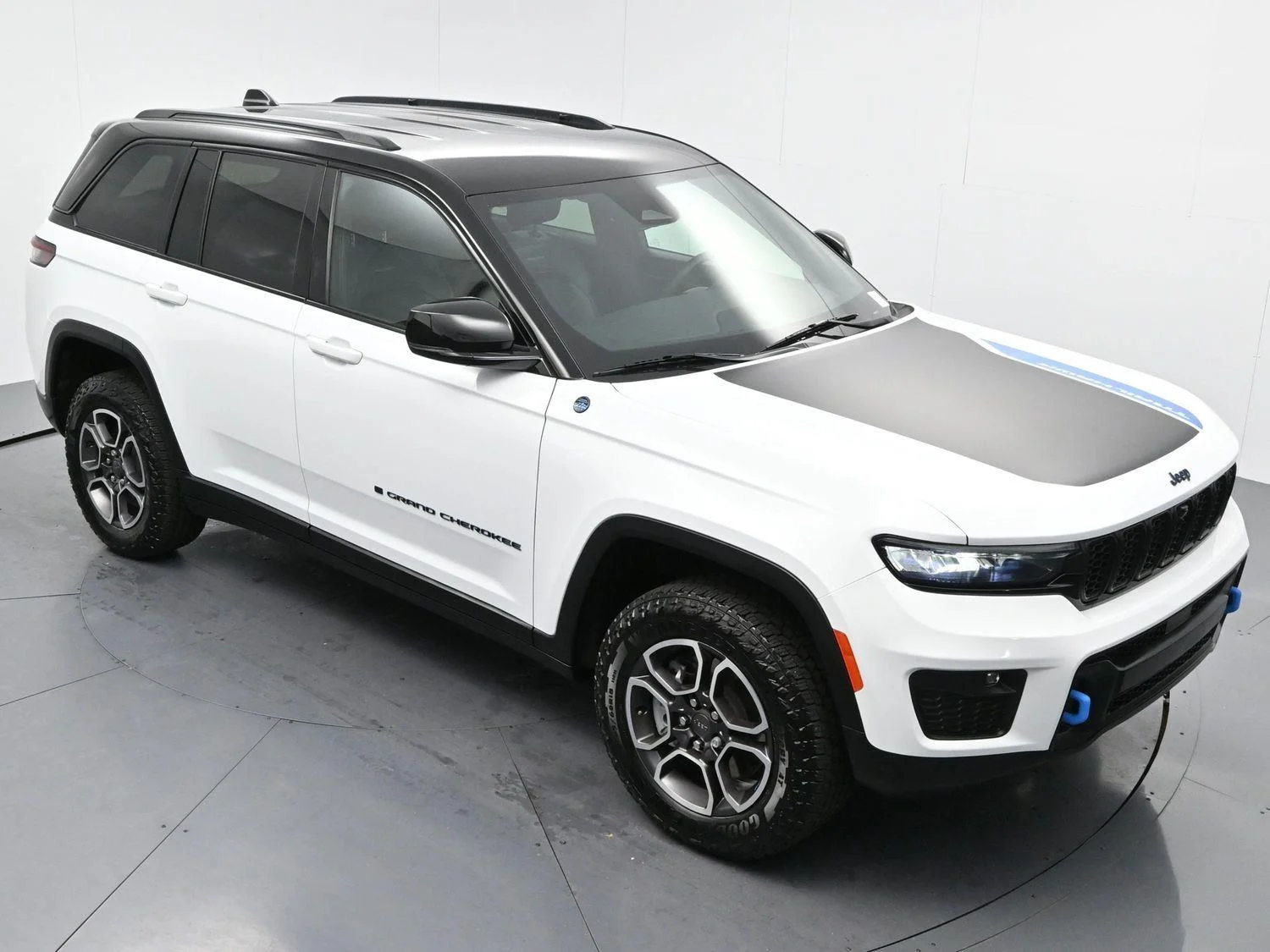 Used 2022 Bright White Clearcoat Jeep Trailhawk image 40
