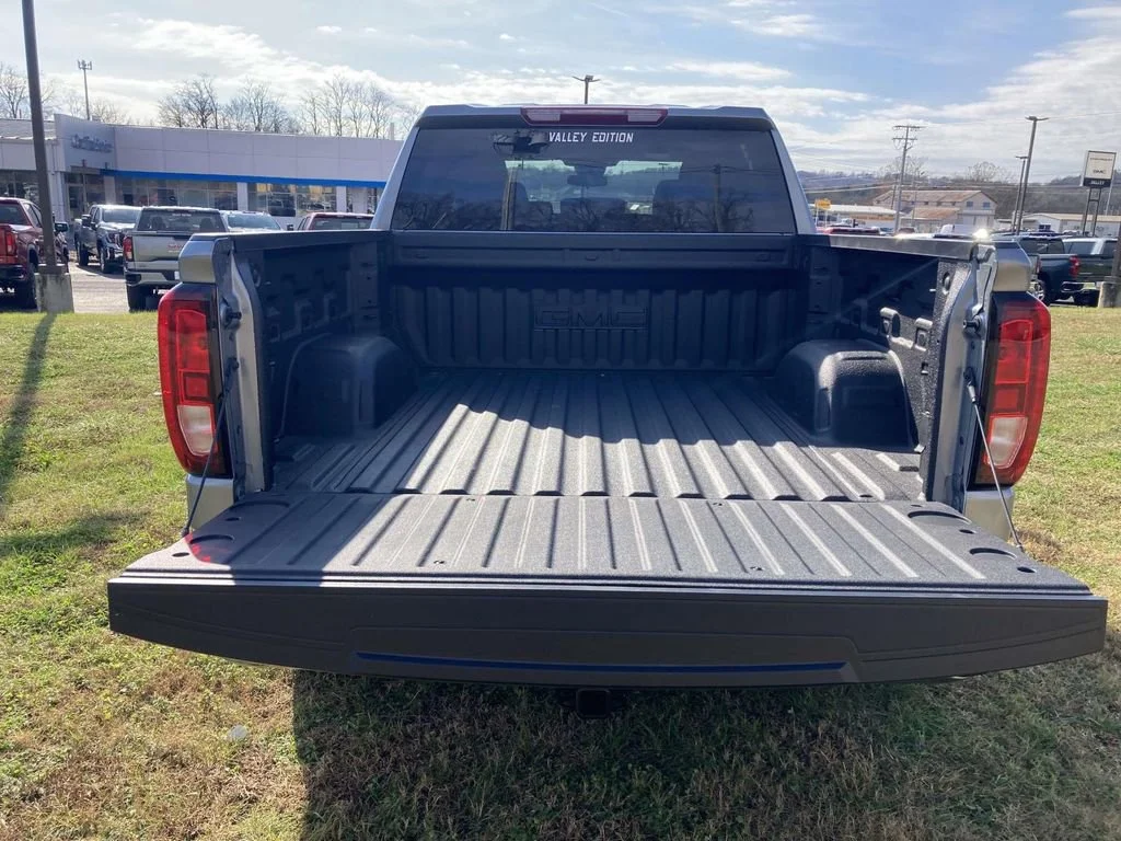 New 2026 Sterling Metallic GMC Elevation image 11