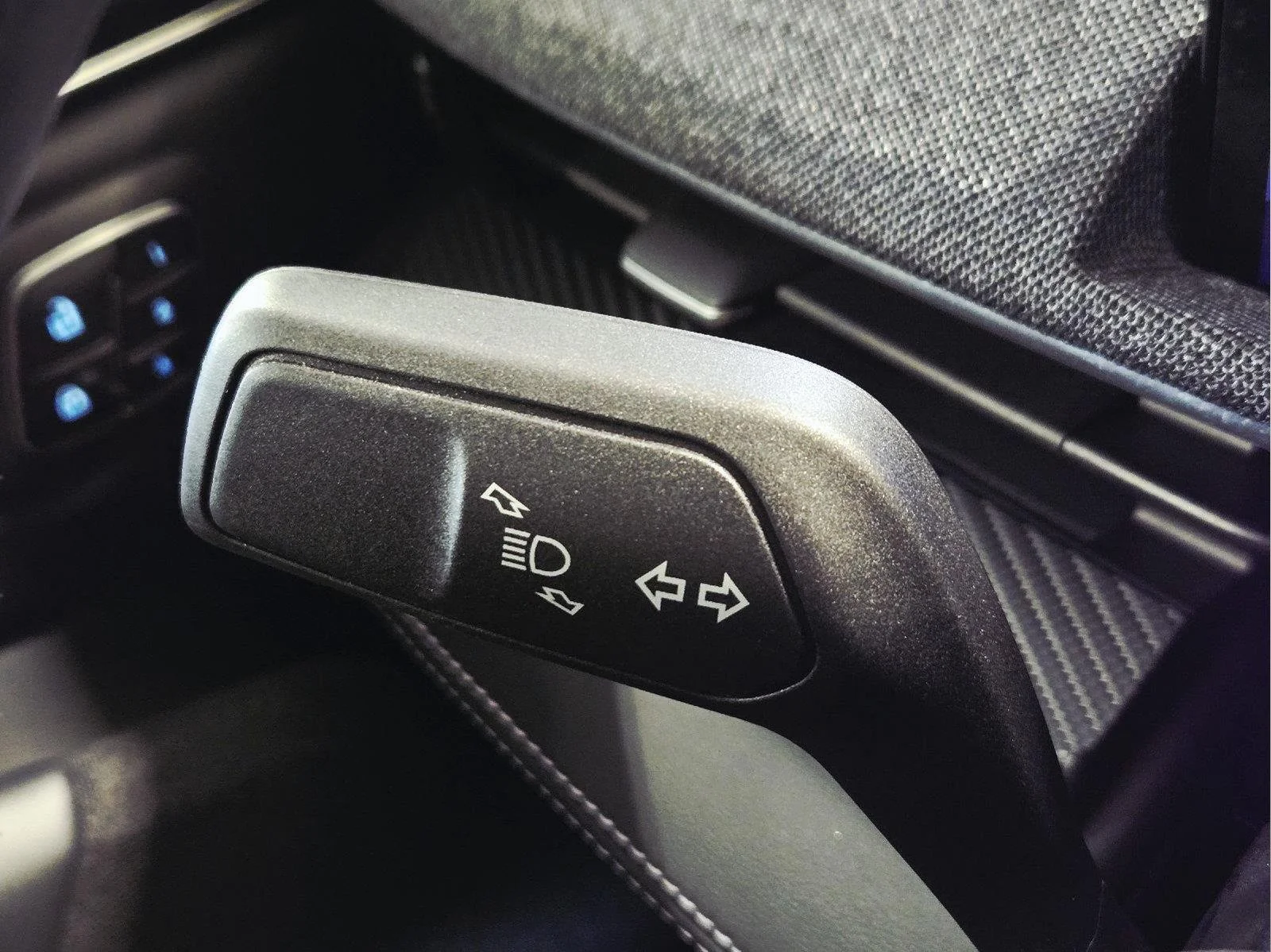 Used 2024 Vapor Blue Ford Premium image 18