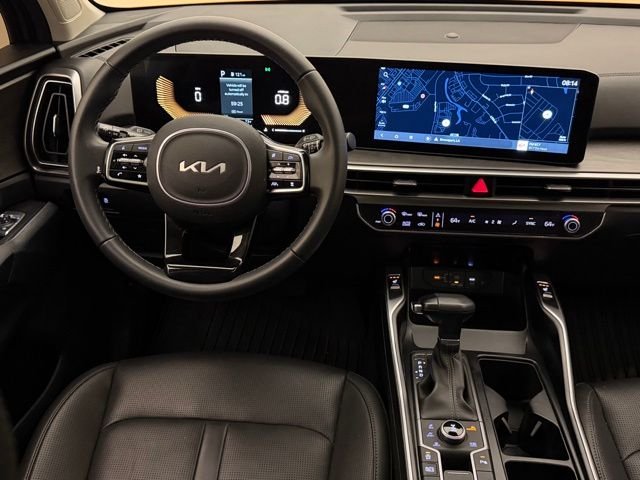 Used 2025 Everlasting Silver Kia X-Line EX image 27