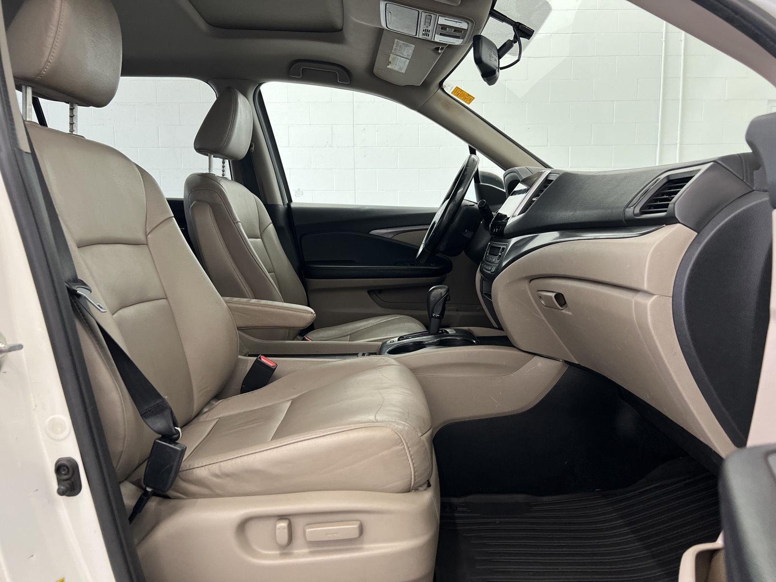 2016 Honda Pilot EX-L - Photo 29