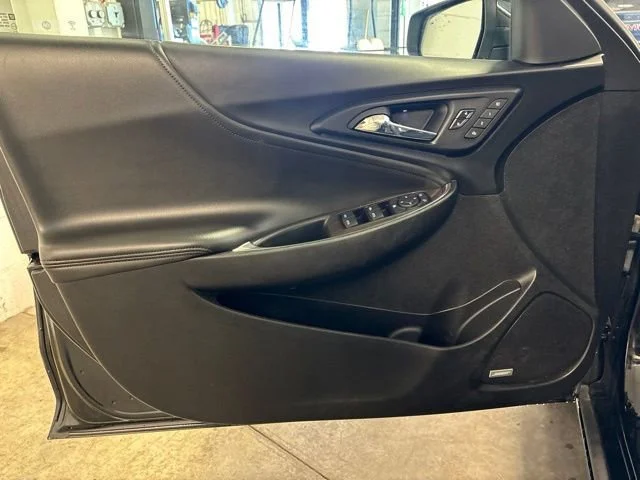 Used 2022 Mosaic Black Metallic Chevrolet Premier image 10