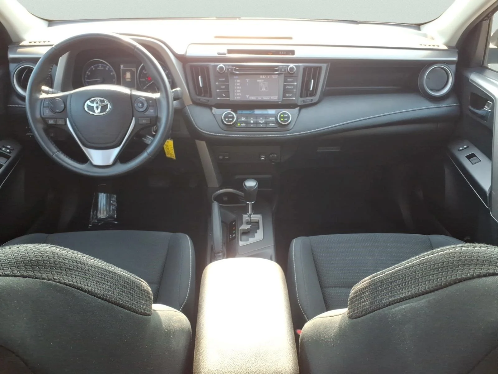 Used 2018 Black Toyota XLE image 12