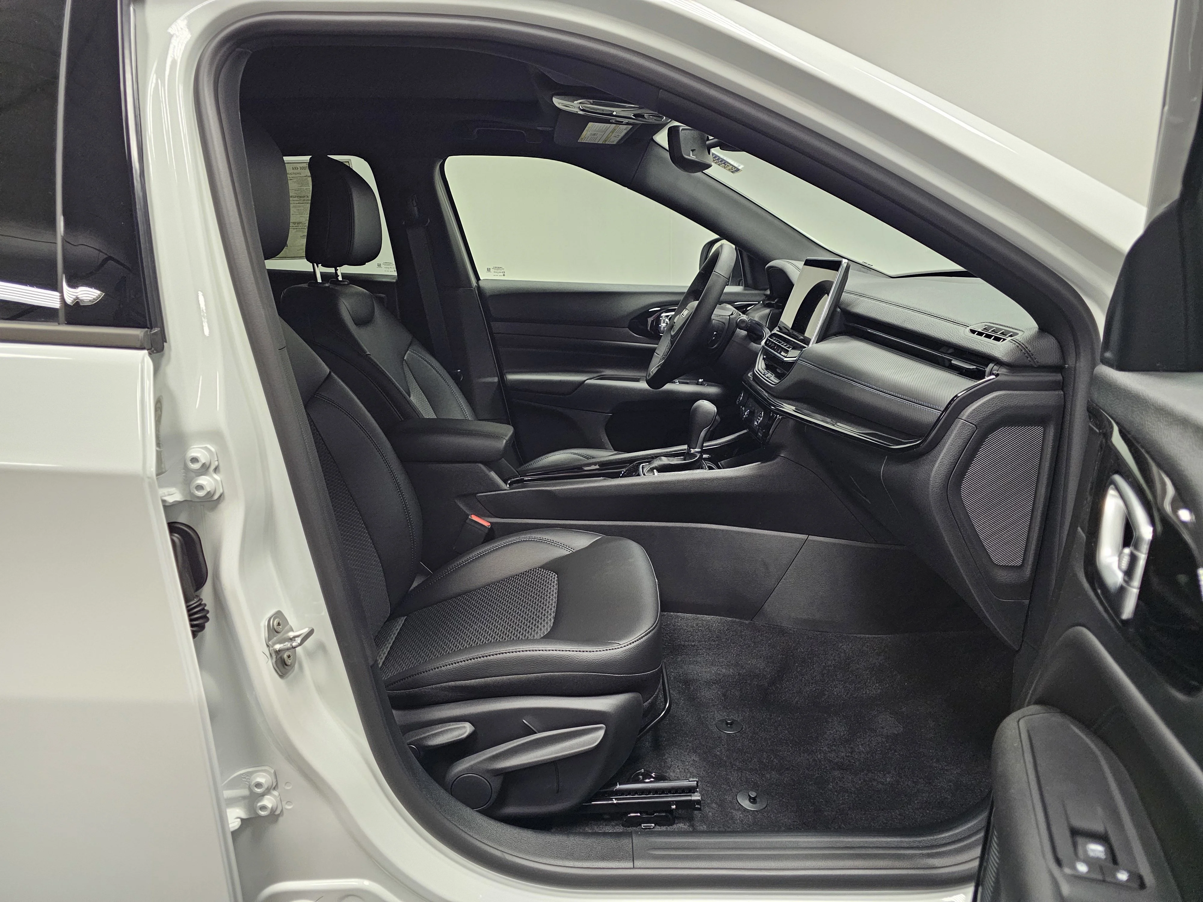2025 Jeep Compass Latitude - Photo 15