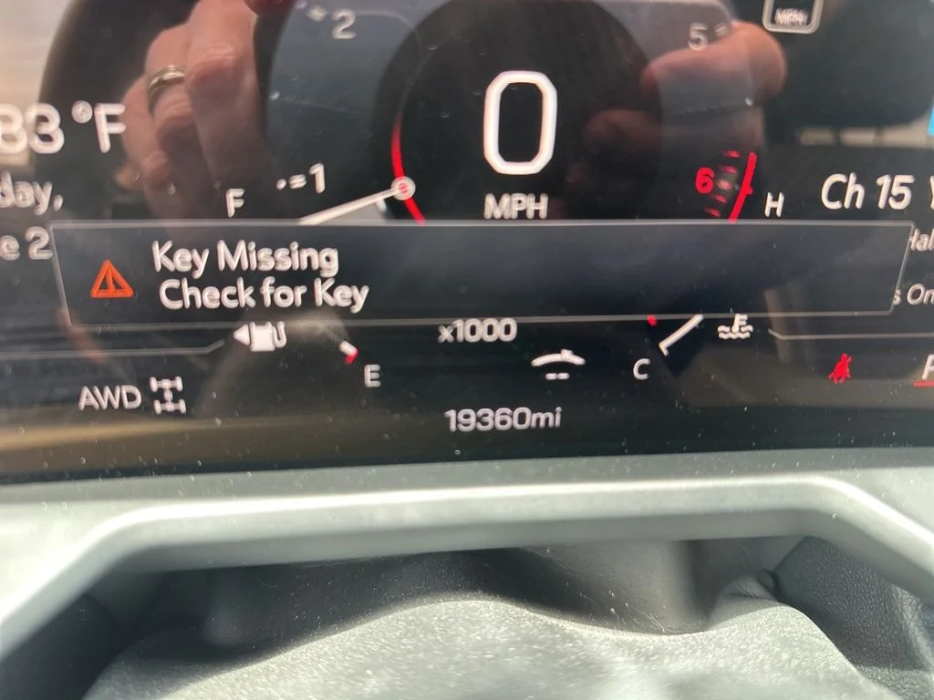 Used 2025 White GMC Denali image 16