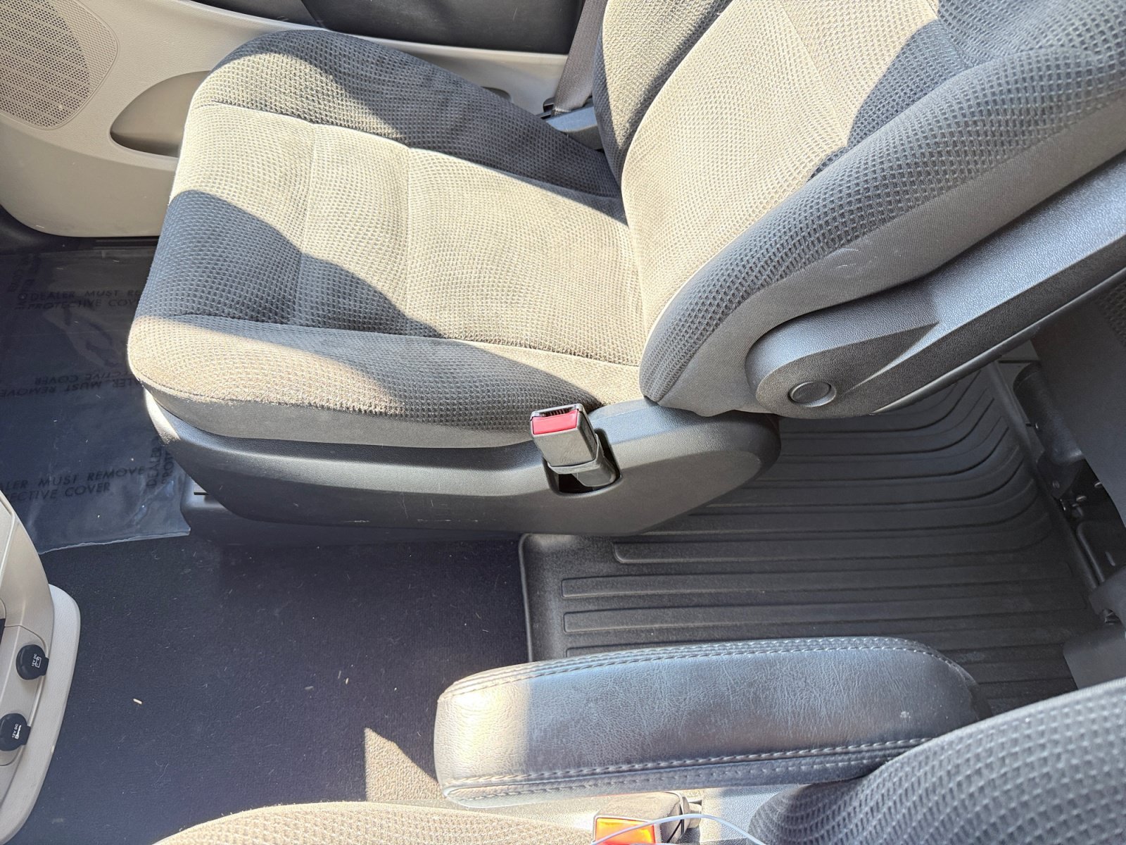 Used 2019 Billet Silver Metallic Clearcoat Dodge SE image 14