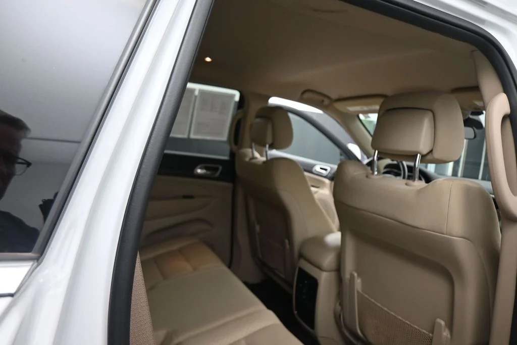 Used 2019 White Jeep Laredo E image 44
