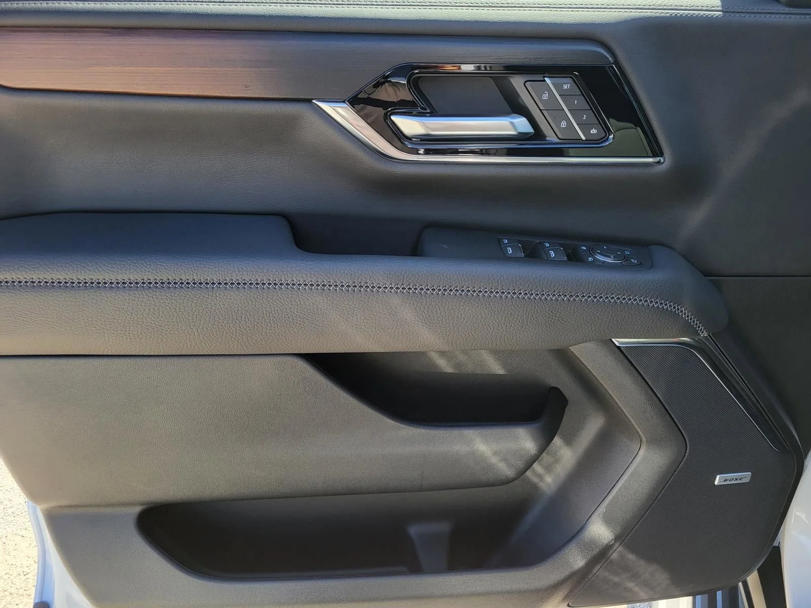 2026 GMC Yukon XL Denali - Photo 7
