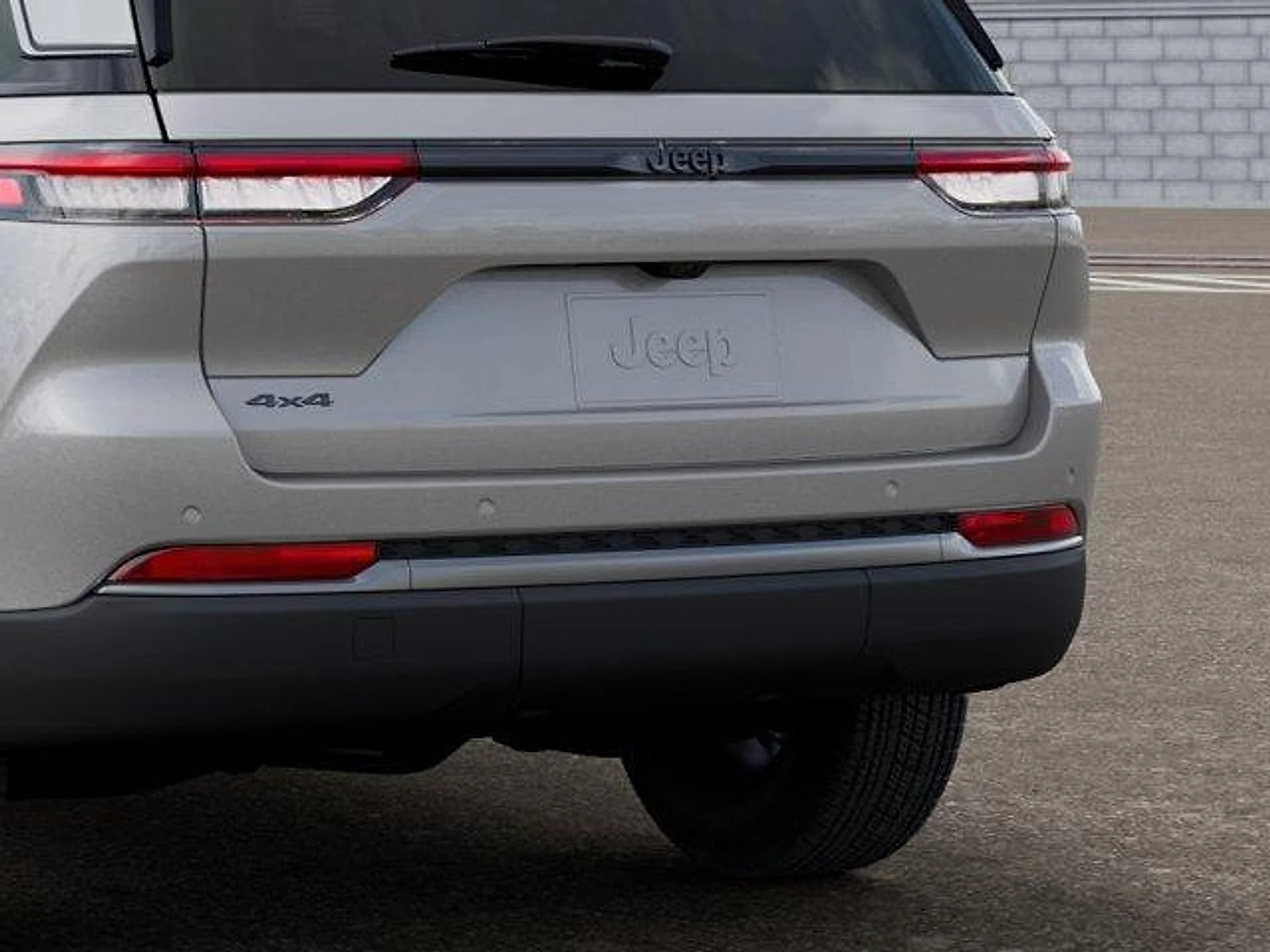 New 2026 Silver Zynith Exterior Paint Jeep Altitude 4x4 image 13
