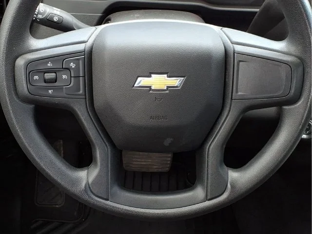 Used 2025 Summit White Chevrolet Custom image 9