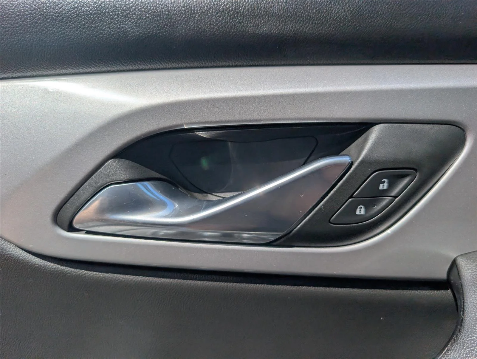 Used 2024 Summit White Chevrolet 3LT image 33