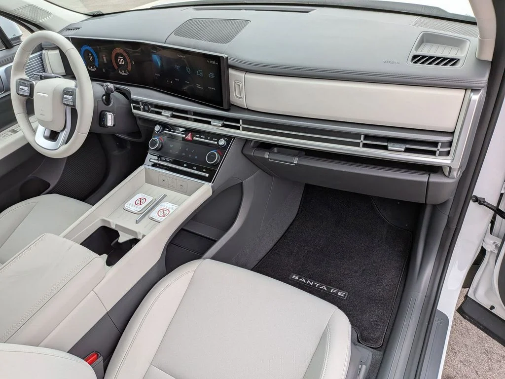 New 2026 White Hyundai SE image 32