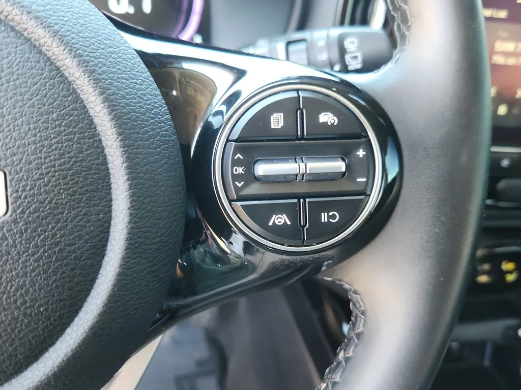 Used 2025 White Kia EX image 22