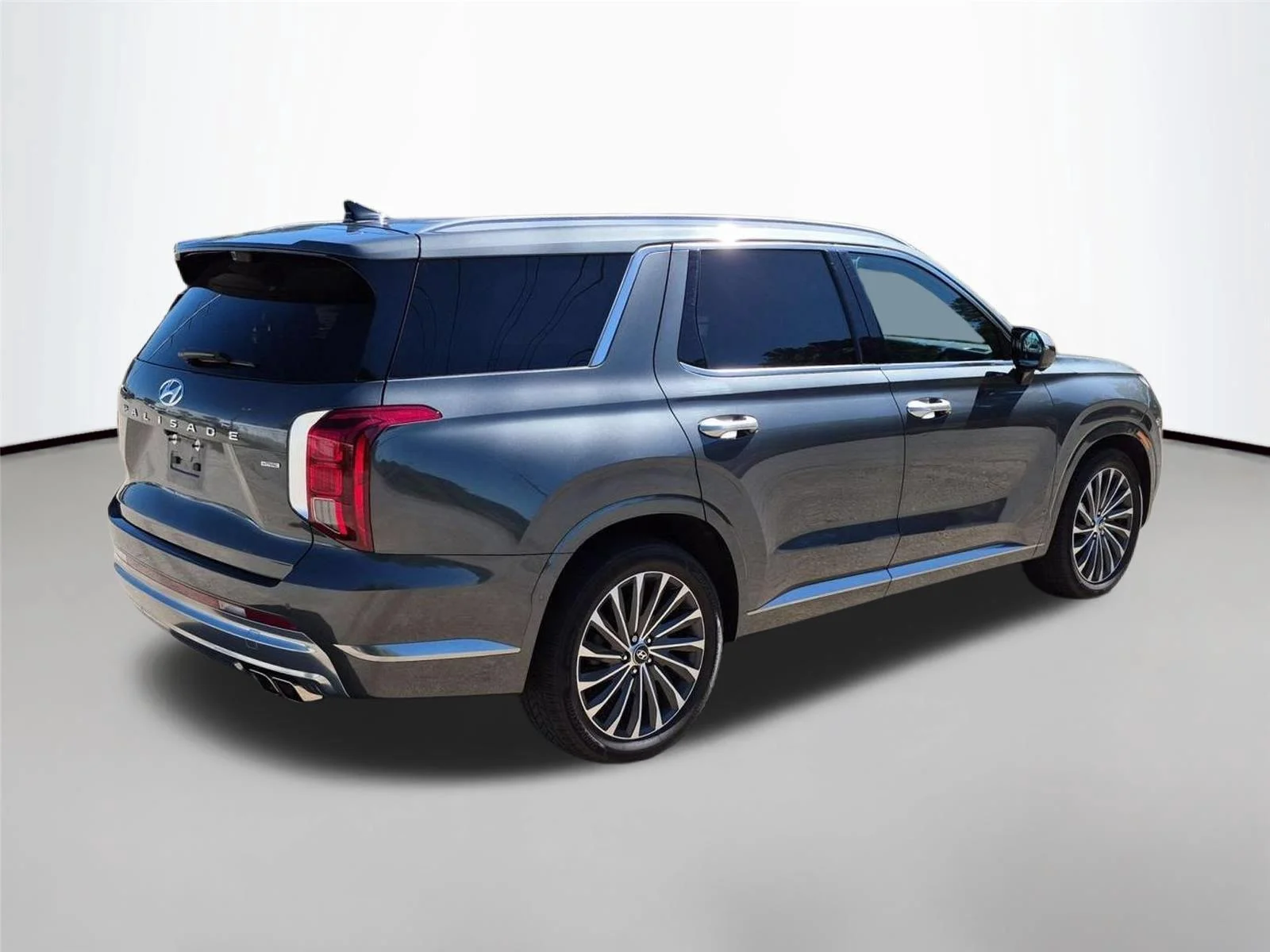 Used 2023 Robust Emerald Hyundai Calligraphy image 5