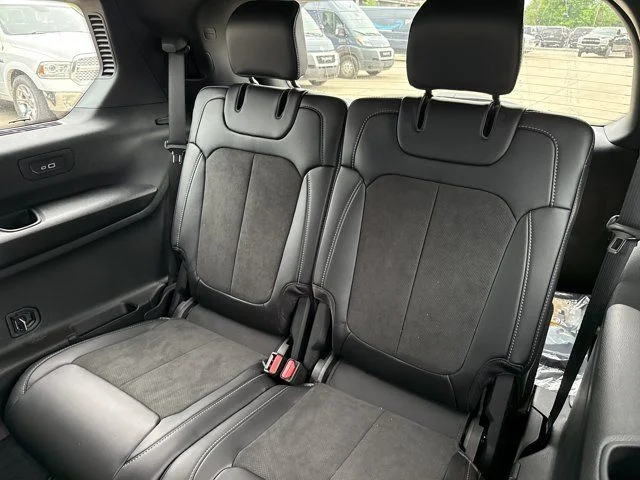 New 2026 Diamond Black Crystal Pearlcoat Jeep Altitude image 7