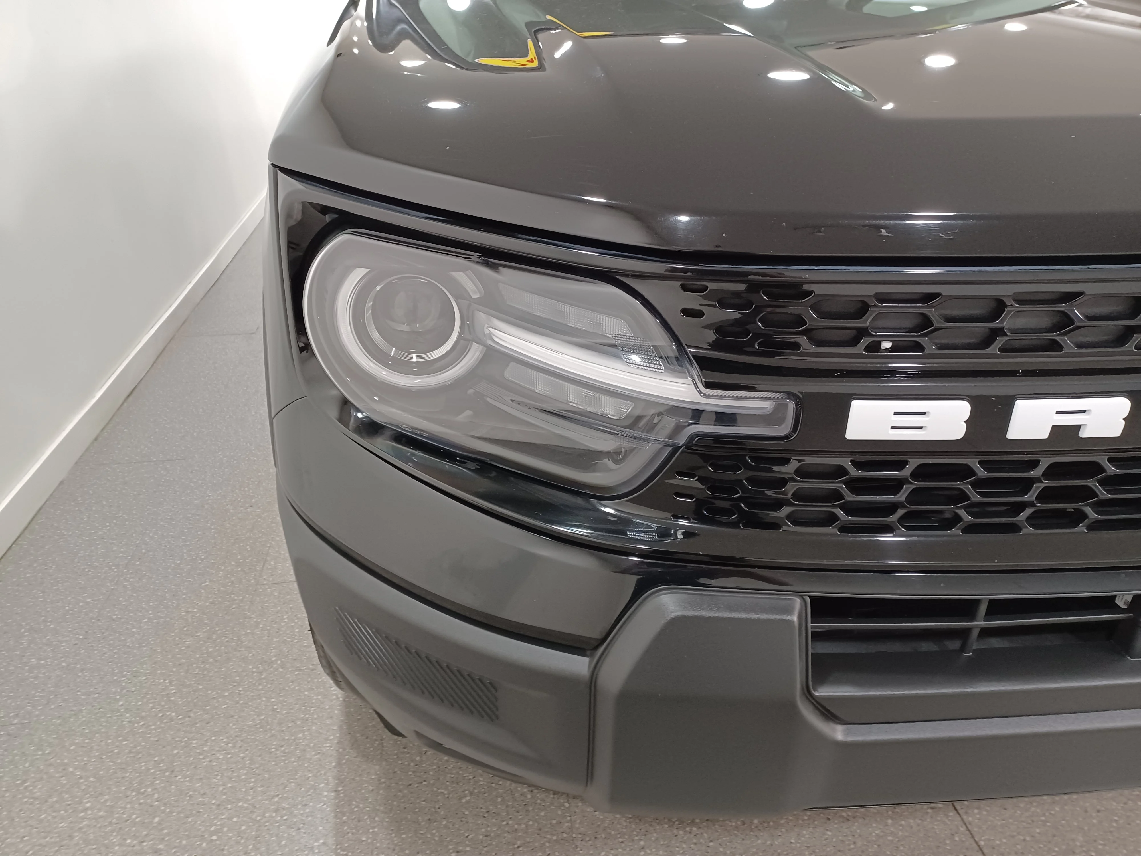 Certified Used 2025 Shadow Black Ford Outer Banks 4x4*Adaptive Cruise | Remote Start | Htd Leather | Htd Wheel | Lane Keep Assist image 4
