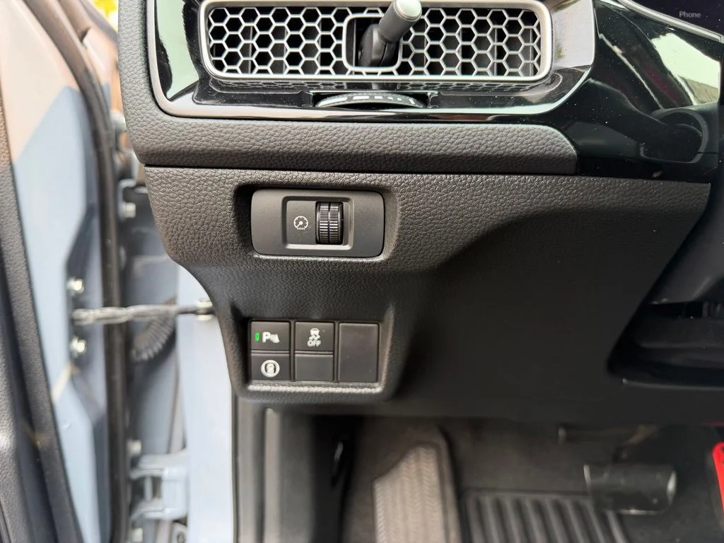 Used 2022 Sonic Gray Pearl Honda Touring image 17