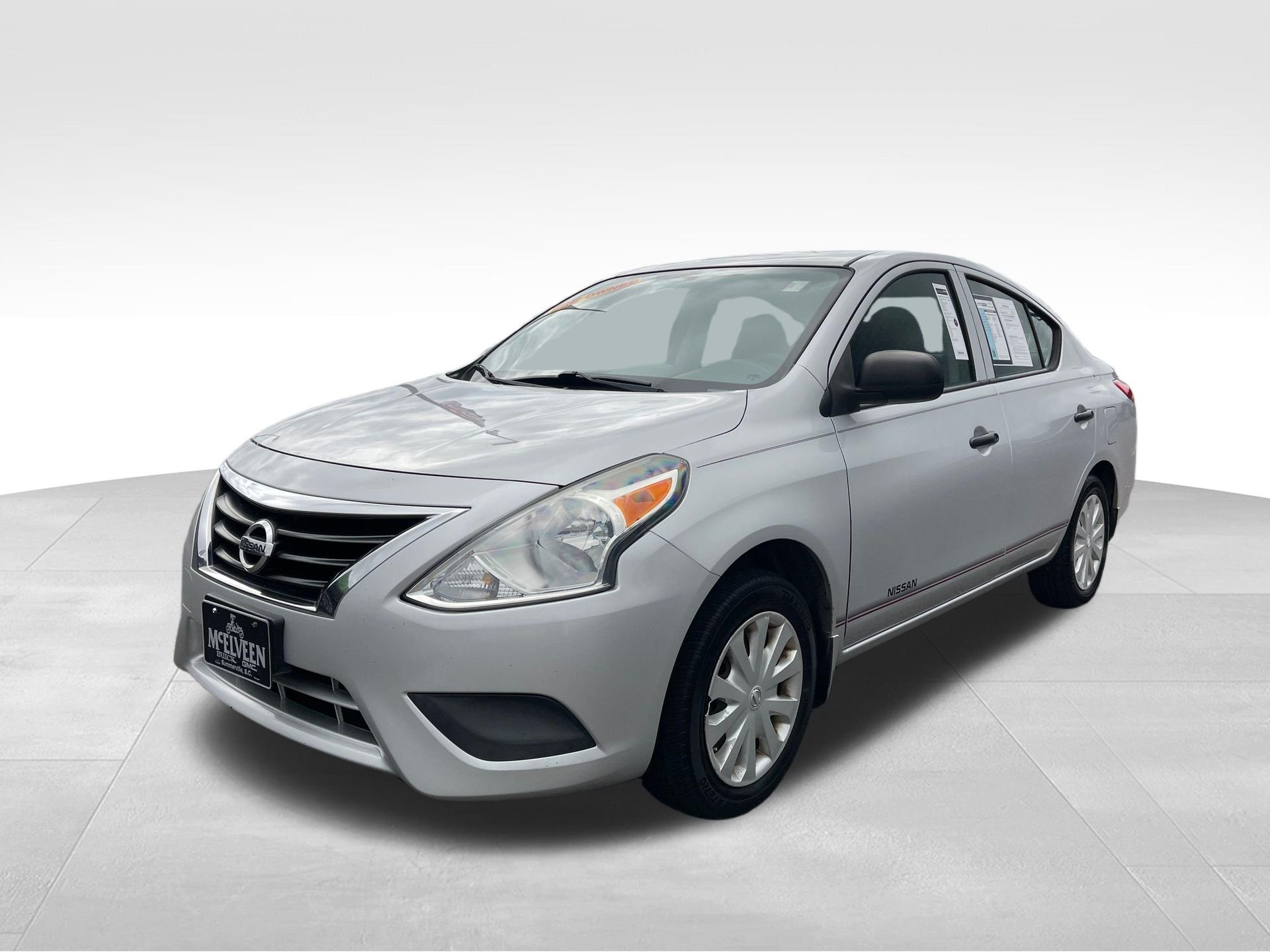 2015 Nissan Versa 1.6 S MT's photo