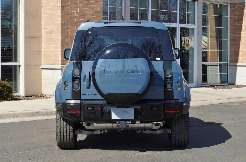 Certified Used 2026 Blue Land Rover X-Dynamic SE image 5