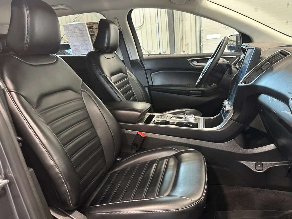 Used 2024 Gray Ford SEL image 43
