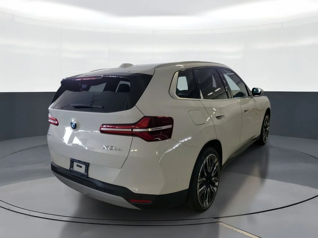 Used 2026 Alpine White BMW 30 xDrive image 3