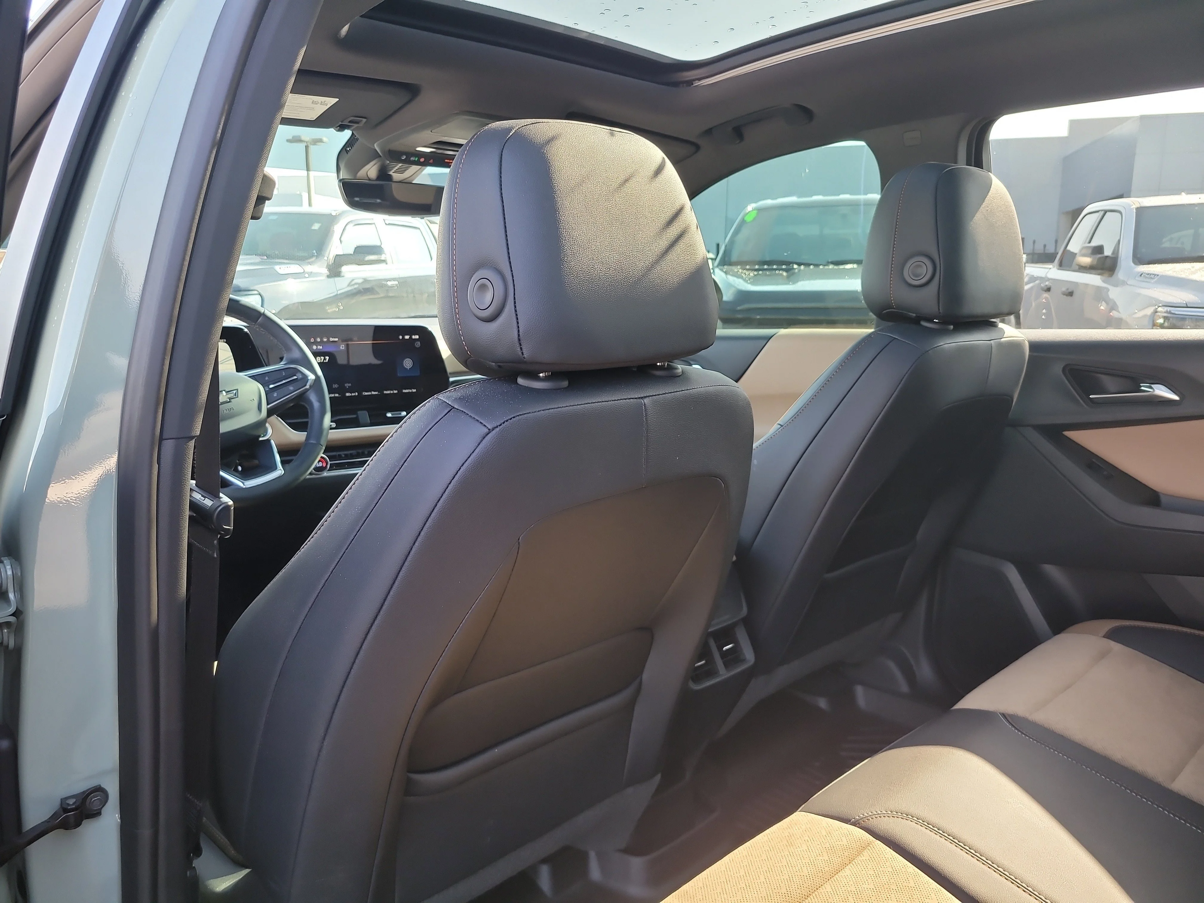 Used 2025 Cacti Green Chevrolet AWD ACTIV image 12