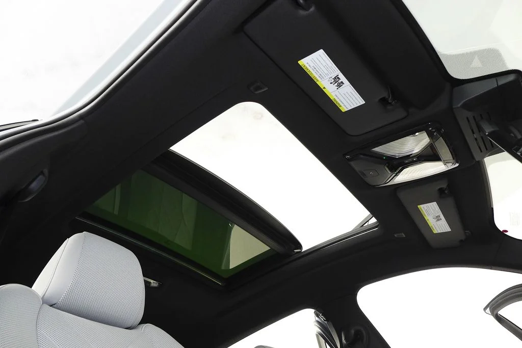 Used 2024 Gray BMW xDrive40i image 17