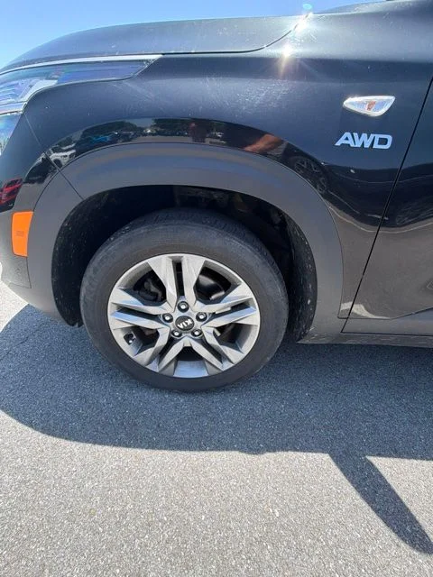 Used 2021 Black Kia LX image 28